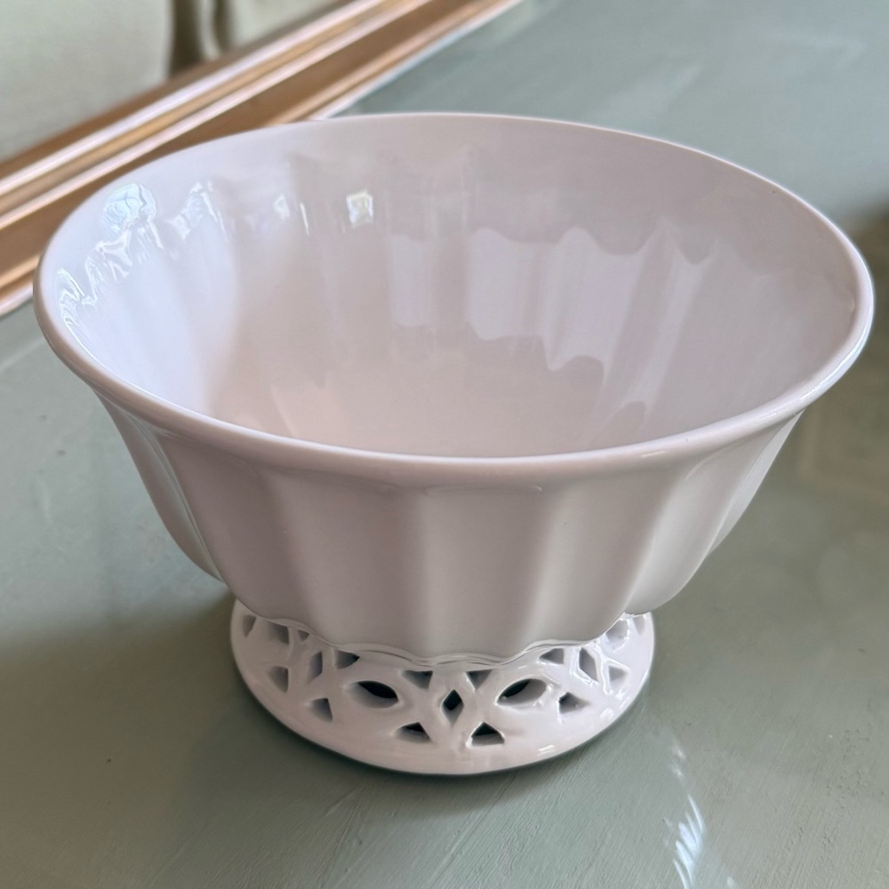 Bombay & Co Pierced Base Serving Bowl – 6.5″ × 4″ Fine Bone China